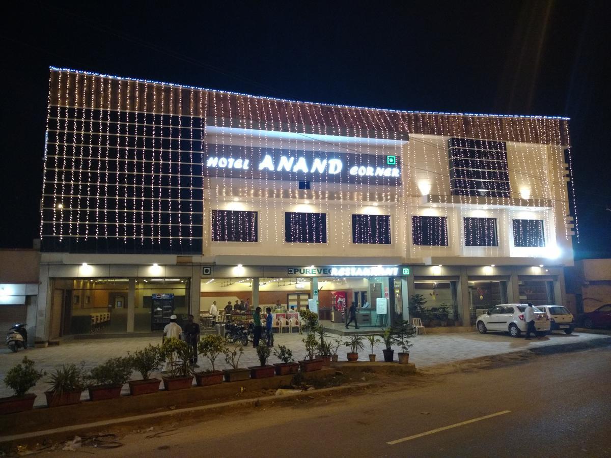 Hotel Anand Corner Nadiad Exterior photo