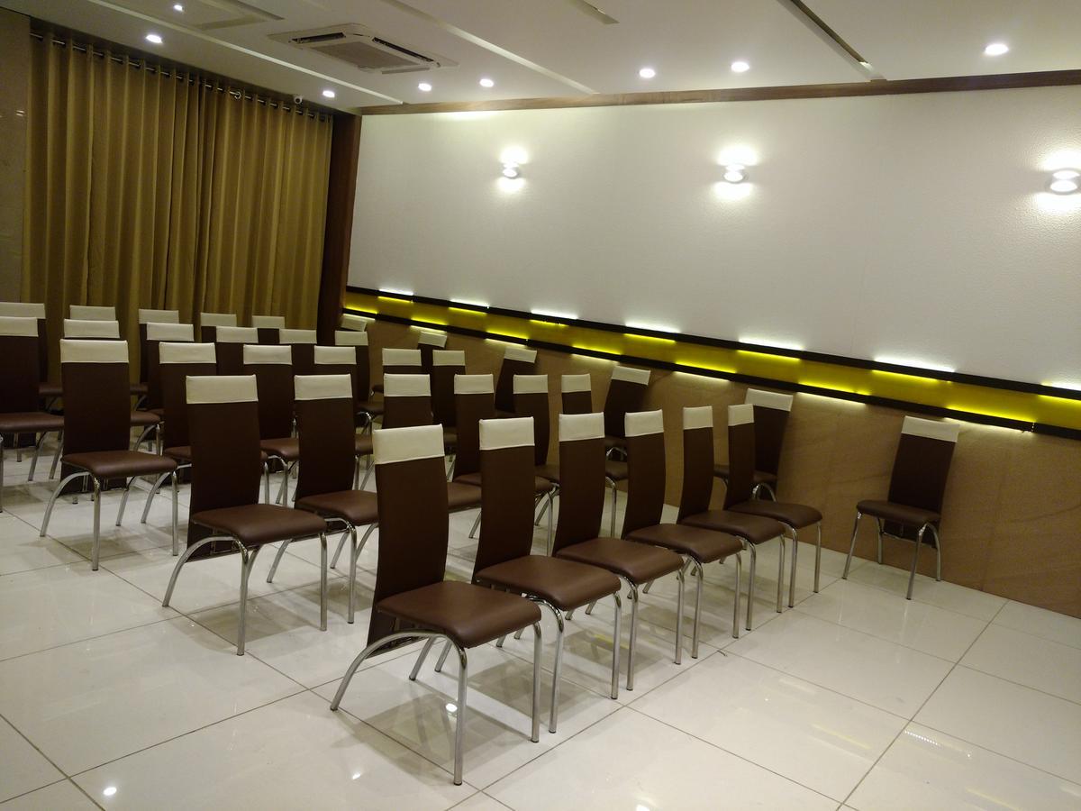 Hotel Anand Corner Nadiad Exterior photo